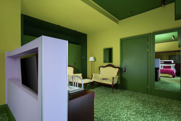 Room 25 of 123