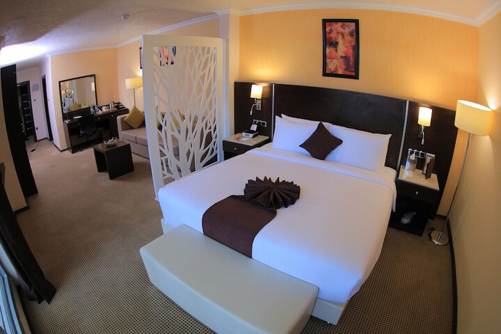 Room 28 of 66