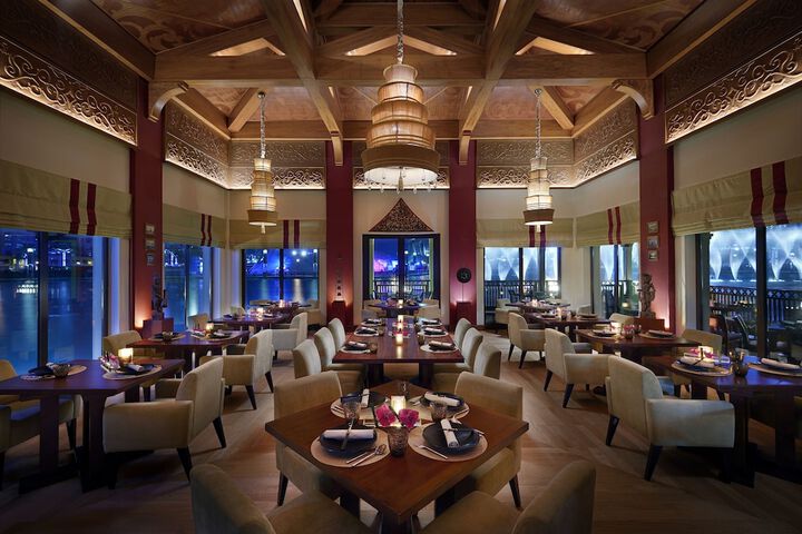 Dining 41 of 56