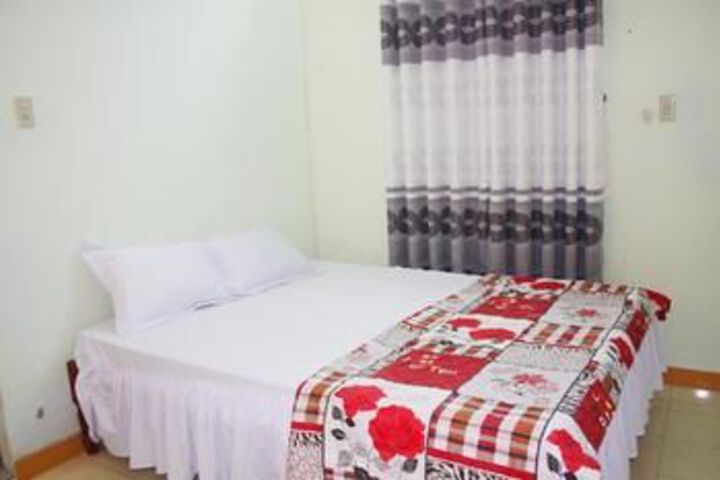 Room 3 of 14