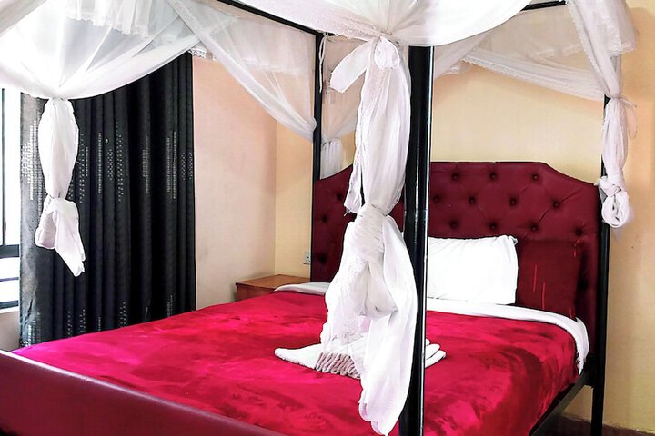 Room 10 of 24