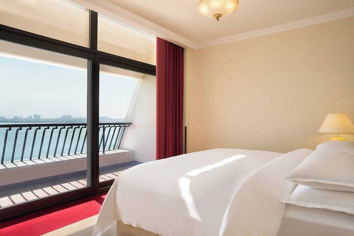 Room 47 of 220