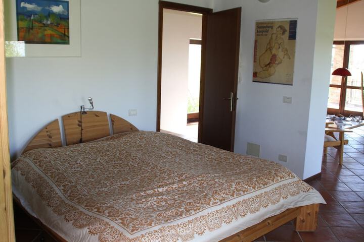 Room 3 of 38