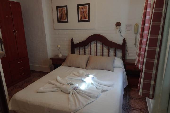 Room 12 of 37