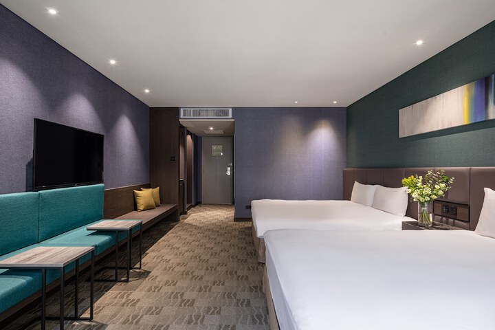 Room 4 of 78