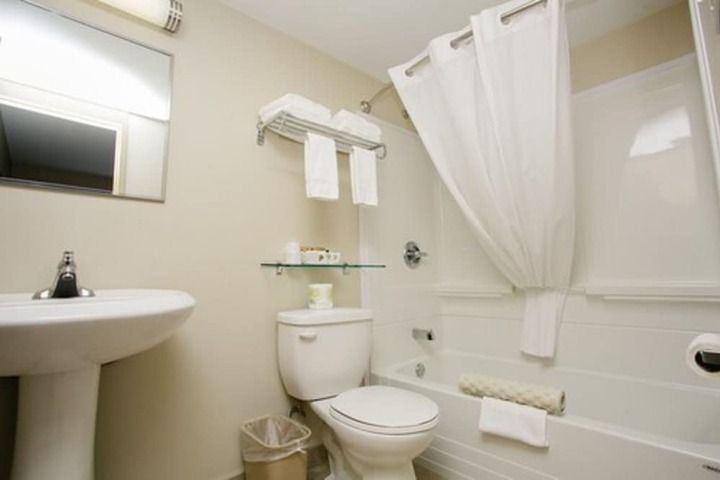 Room 16 of 25
