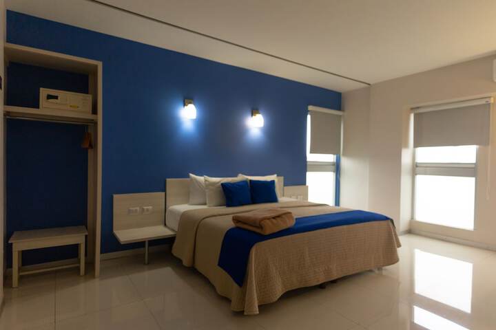 Room 13 of 30