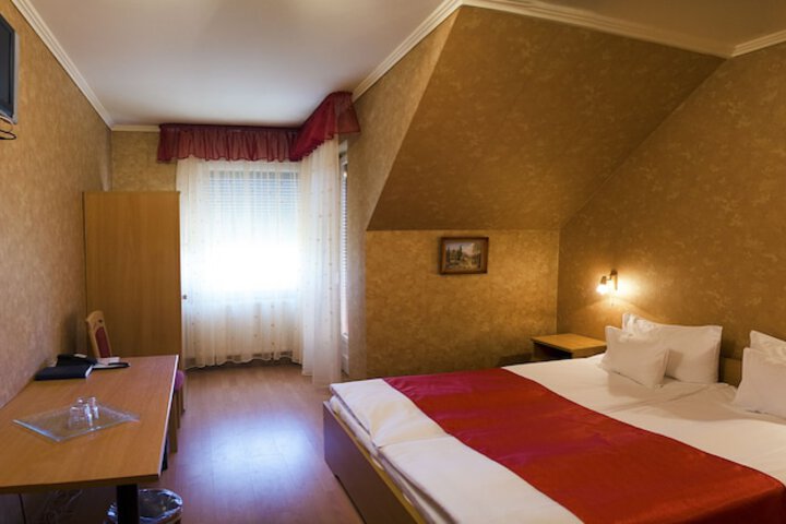 Room 7 of 47