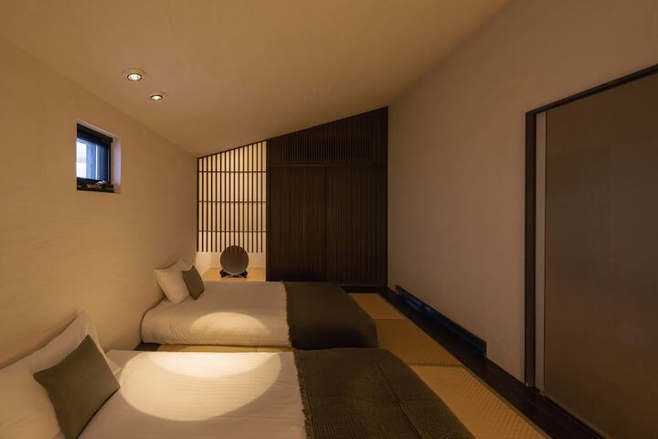 Room 14 of 66