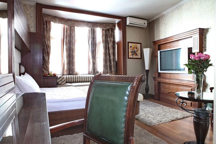 Room 11 of 53