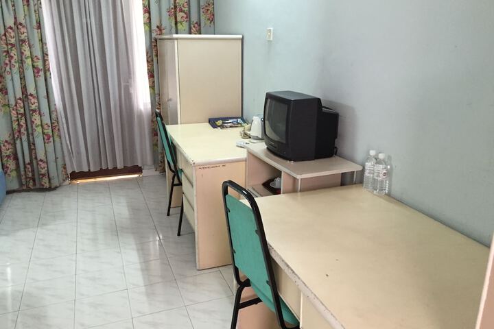 Room 6 of 36