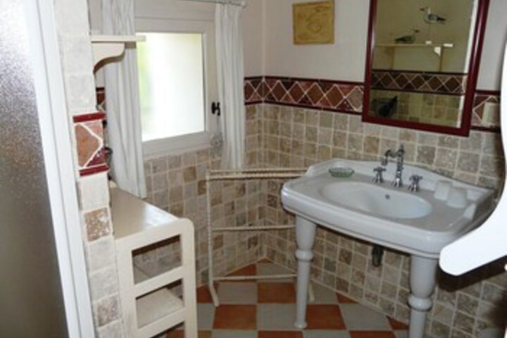 Room 4 of 27