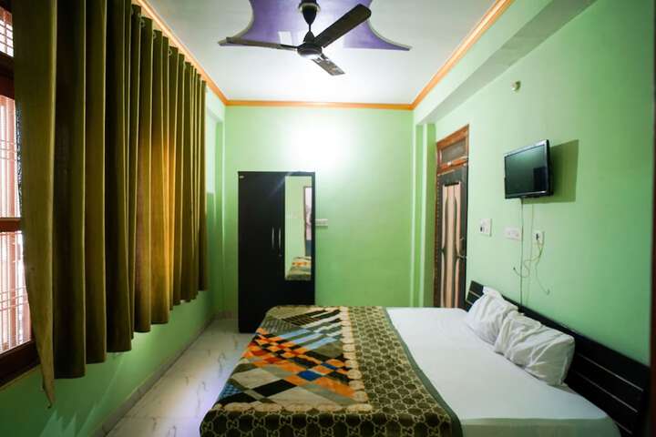 Room 18 of 27