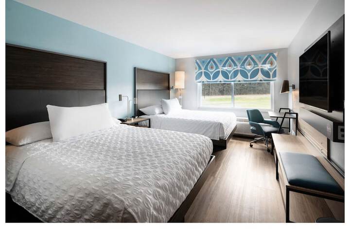 2 Queen Beds (3 of 13)