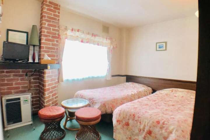 Room 14 of 64