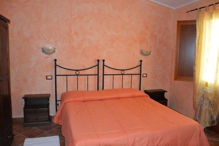 Room 3 of 41