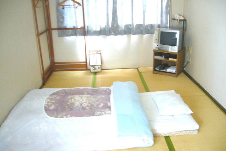 Room 2 of 2