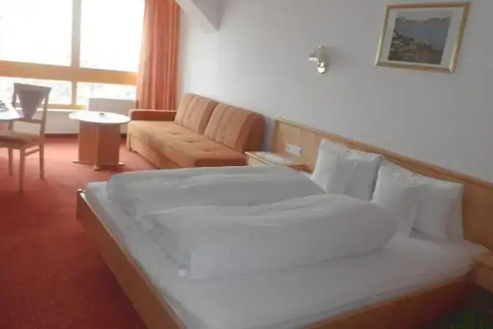 Room 2 of 16