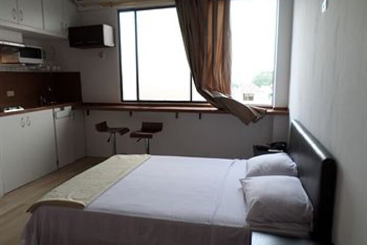 Room 18 of 25
