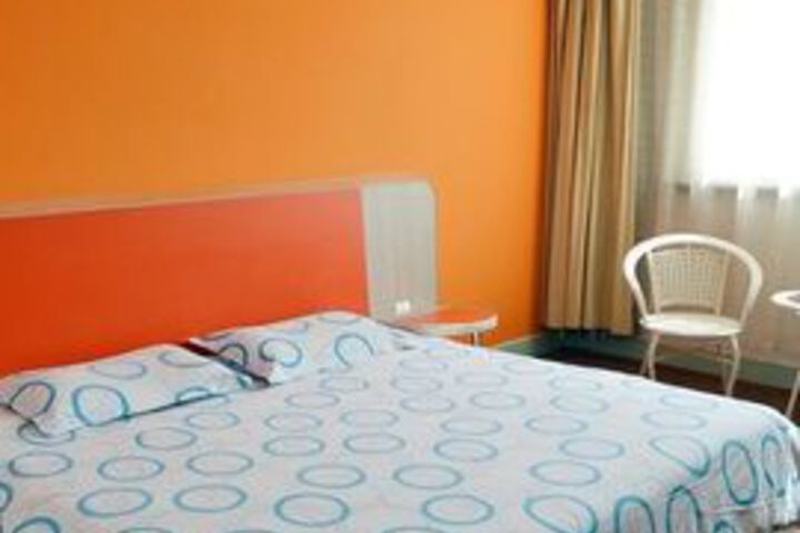 Room 20 of 35