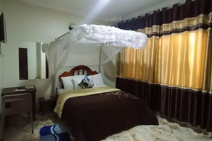 Room 21 of 76