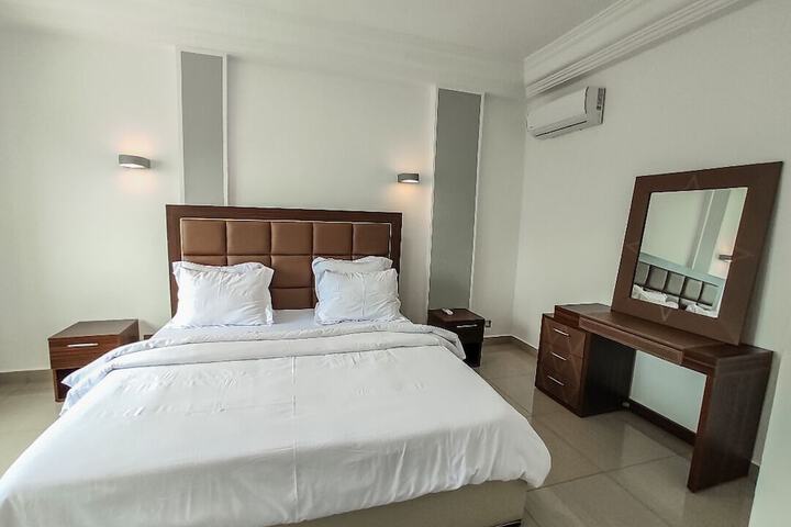 Room 9 of 130