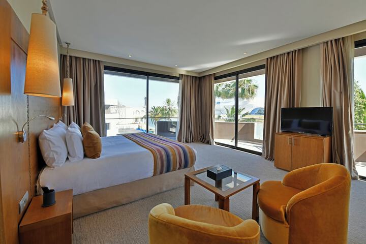 Room 21 of 62