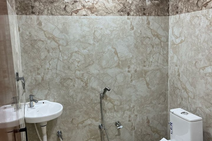 Room 9 of 10