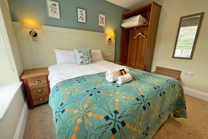 Room 2 of 113