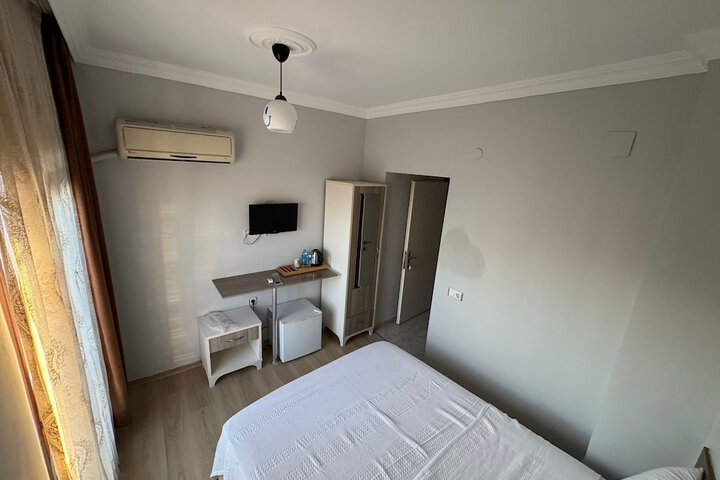 Room 5 of 30