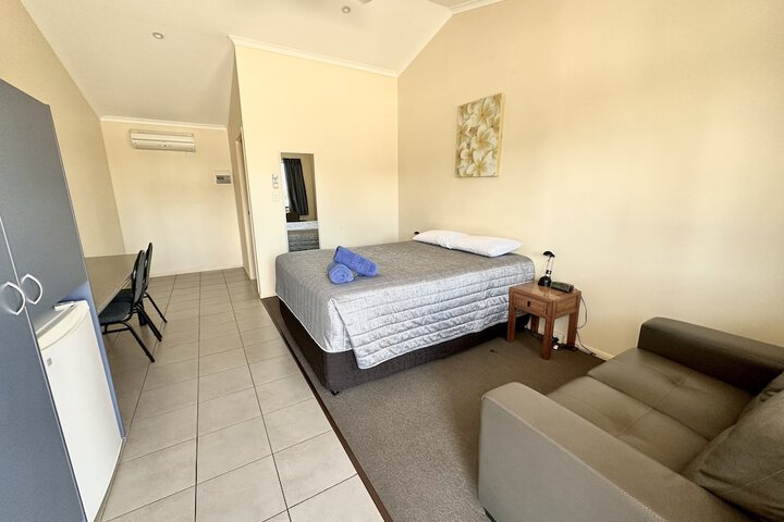 Room 4 of 24
