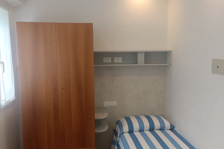 Room 16 of 50