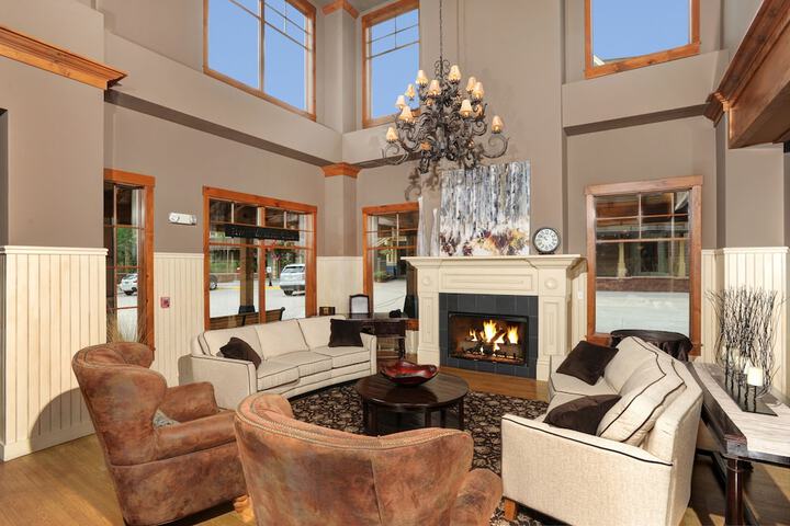 Entrance & Lobby