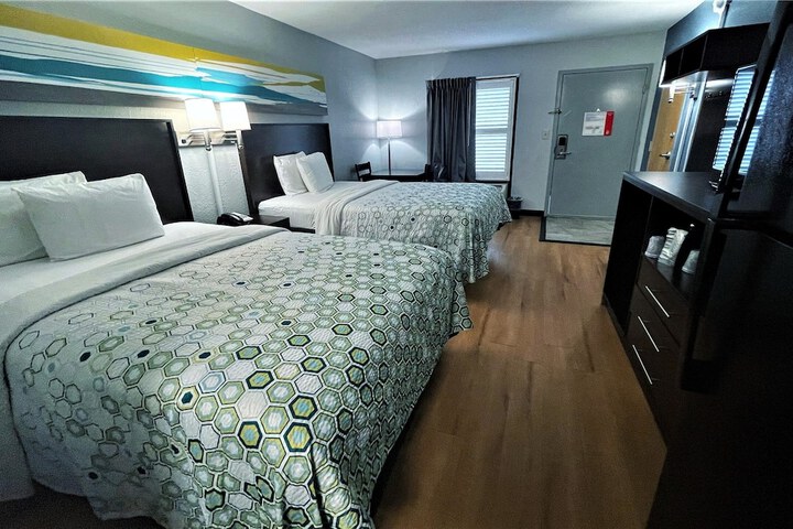 Studio 2 Double Beds (14 of 14)