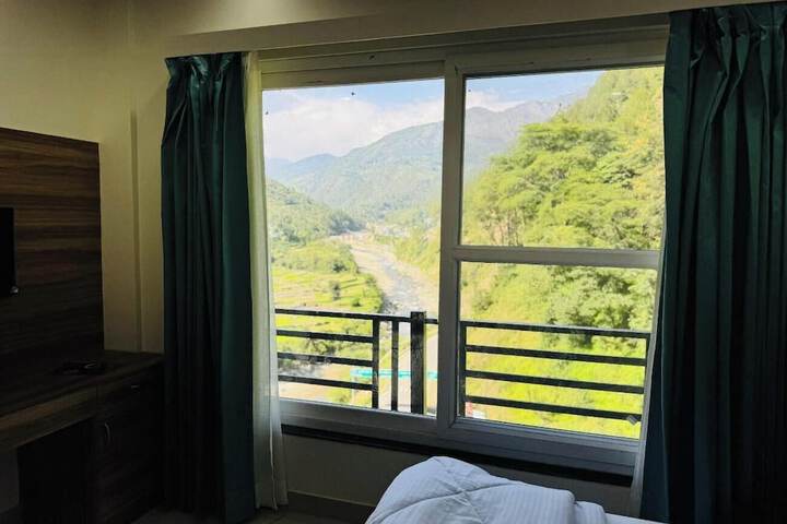 Room 2 of 18