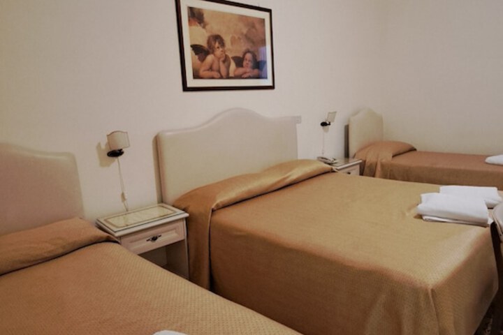 Room 21 of 110