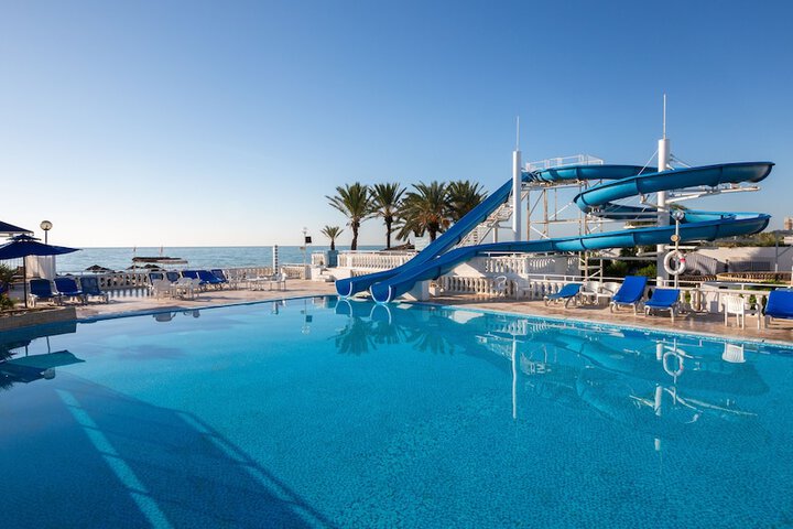Pool Hotel