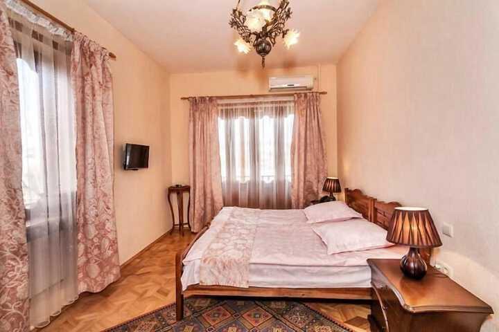Room 9 of 22