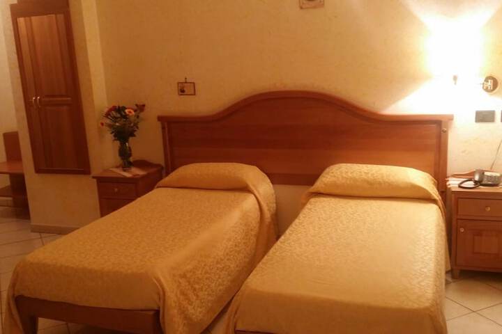 Room 3 of 48