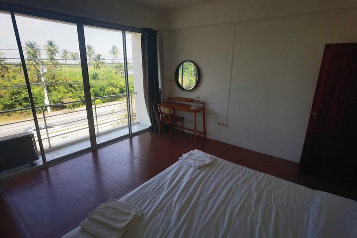 Room 2 of 73