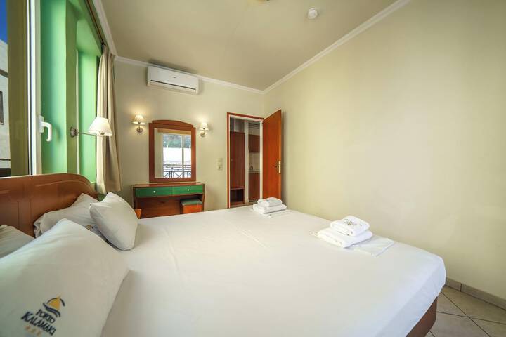 Room 42 of 179