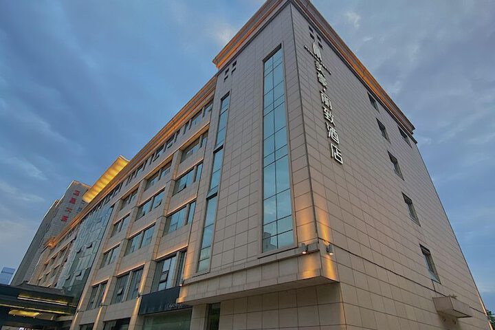 Hotel 8 of 8