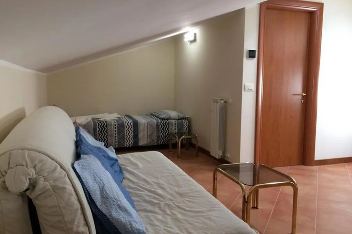 Room 3 of 6