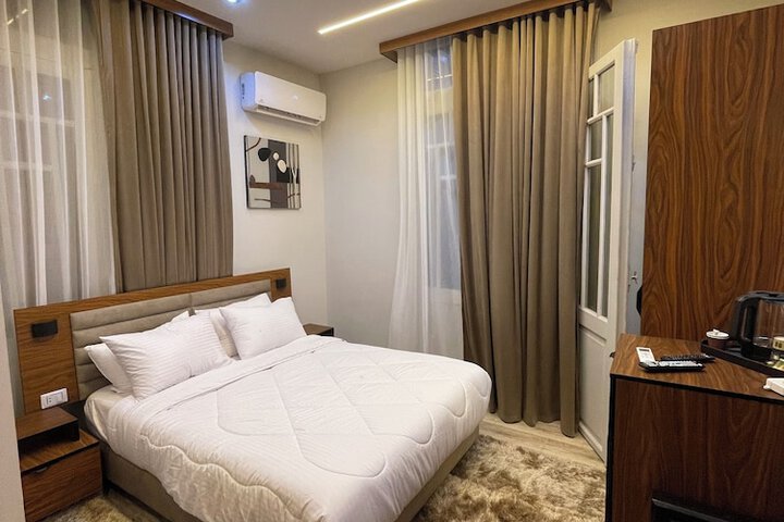 Room 12 of 43