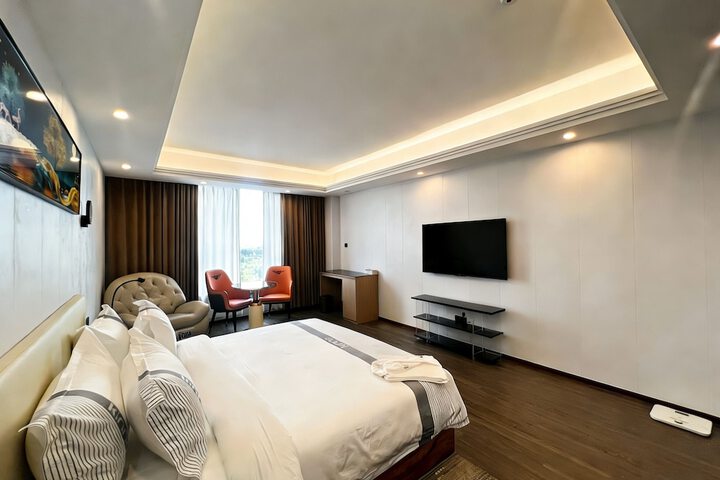 Room 19 of 33