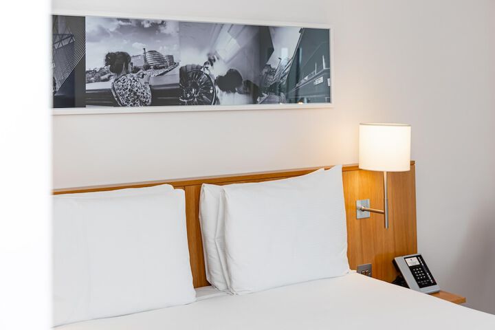 Room 22 of 177