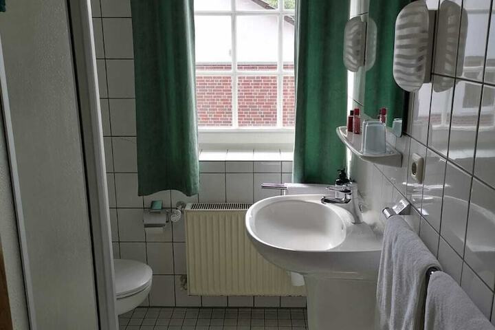 Room 6 of 14