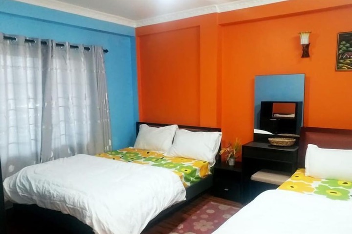 Room 7 of 11