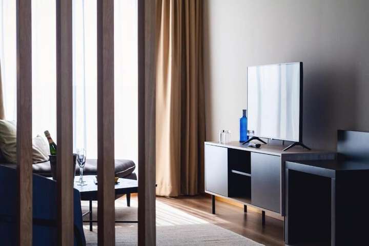 Room 16 of 30