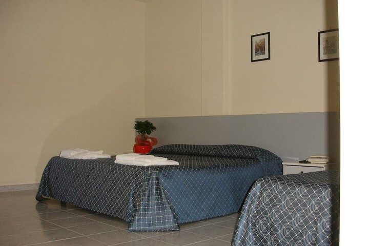 Room 13 of 19